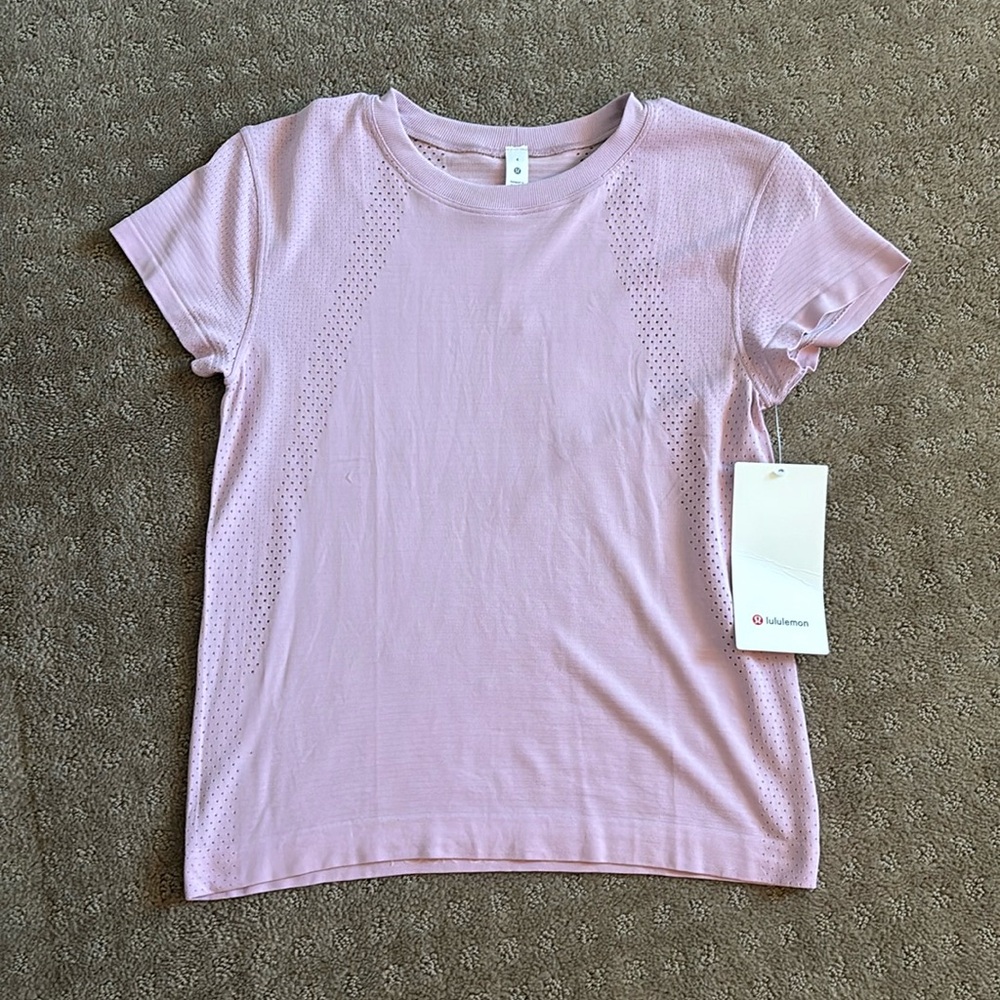 Lululemon train to be shirt